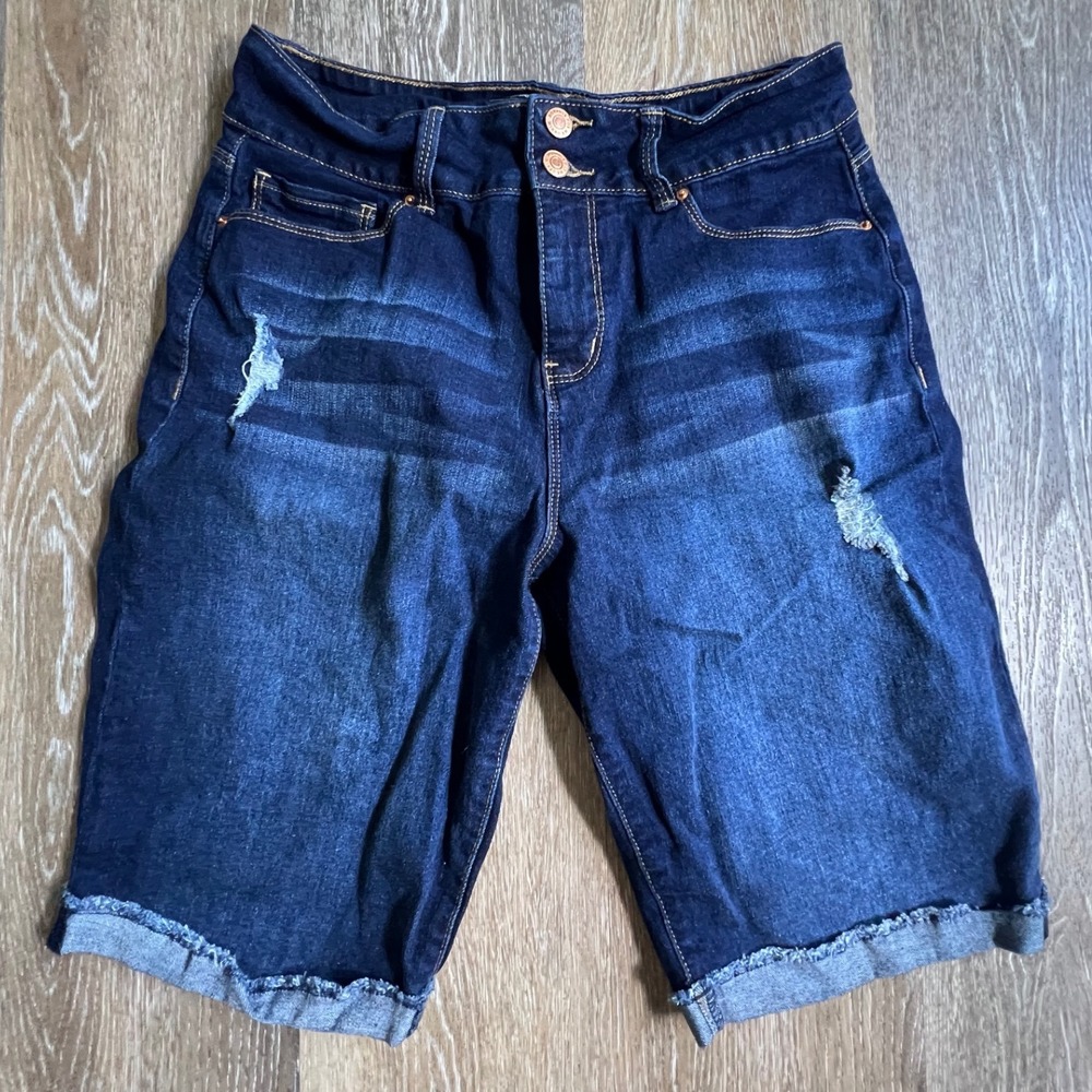 Royalty by YMI Bermuda Shorts Womens 10 Dark Wash Distressed High Rise Denim